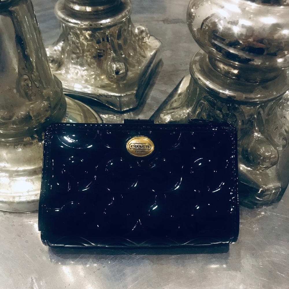 Authentic coach wallet patent leather